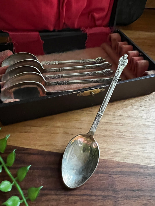 Set of six Edwardian teaspoons